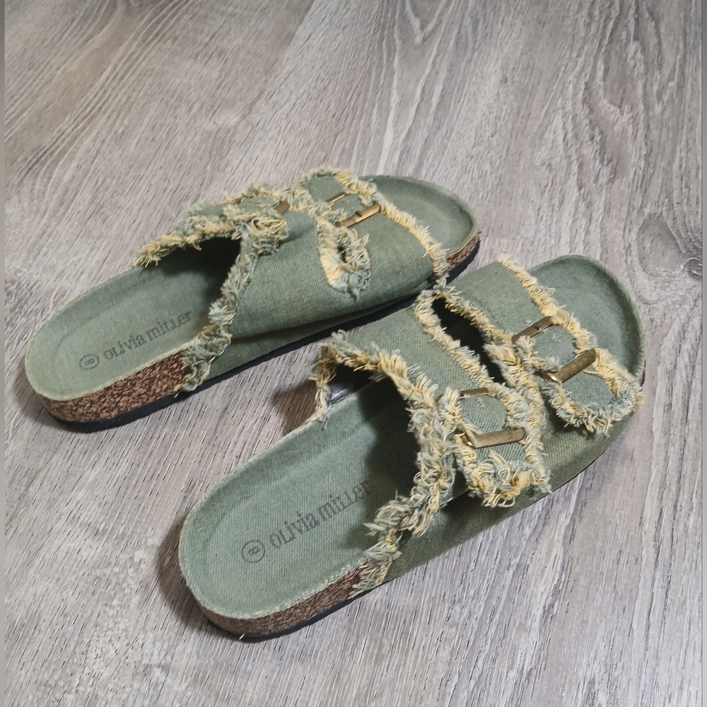 Olivia Miller Green/olive Frayed Buckle Sandals/slide On.  Size 8.